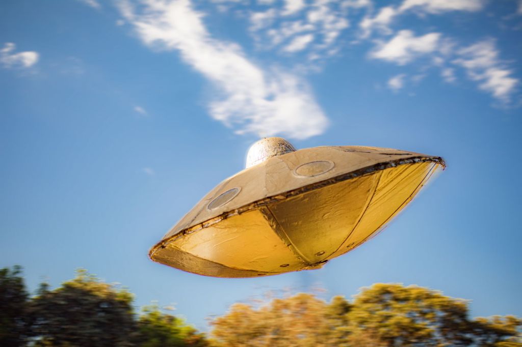 I Debated UFOs With America’s Top Skeptic (It Got&nbsp;Ugly…)